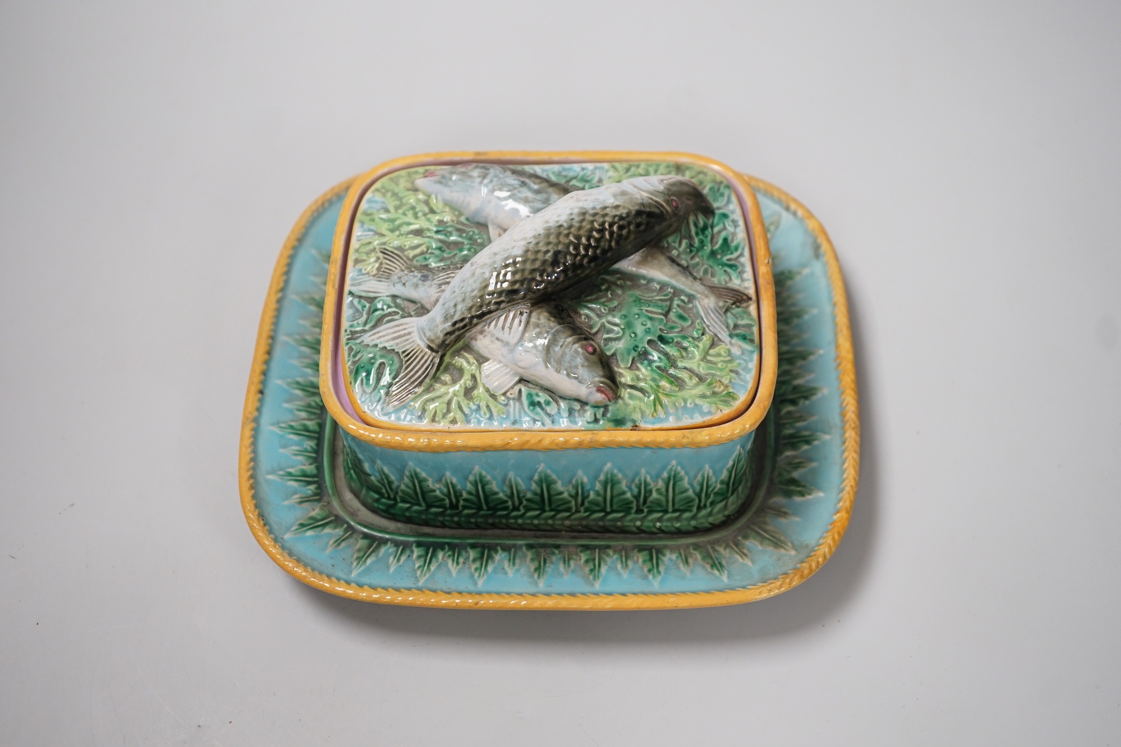 A George Jones majolica sardine dish and cover, 20.5cm